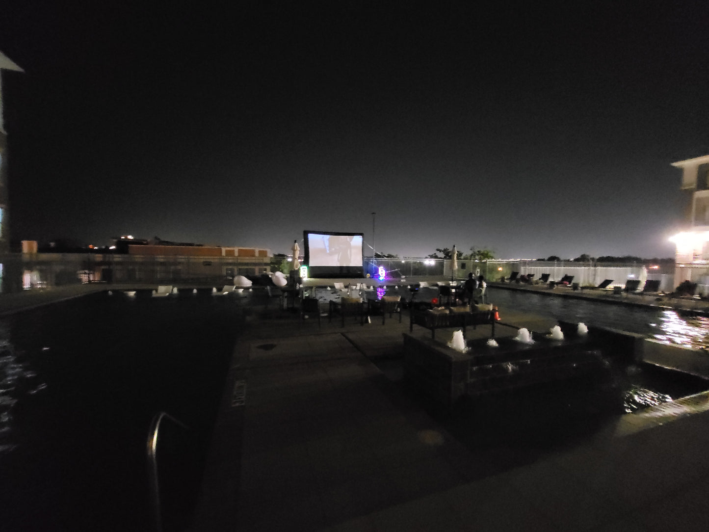 Backyard Movie Theater - HOA /APARTMENT COMMUNITY / LIVE EVENTS