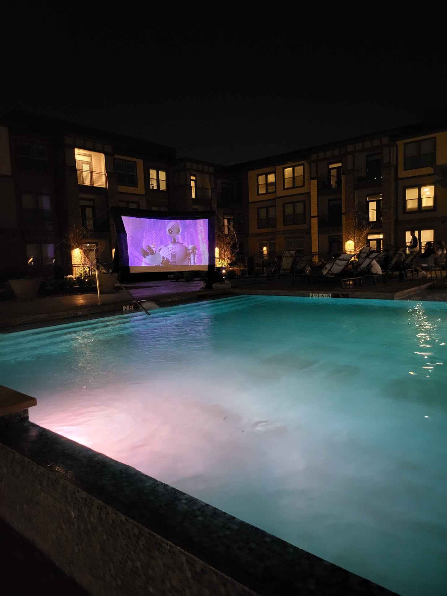 Backyard Movie Theater - HOA /APARTMENT COMMUNITY / LIVE EVENTS
