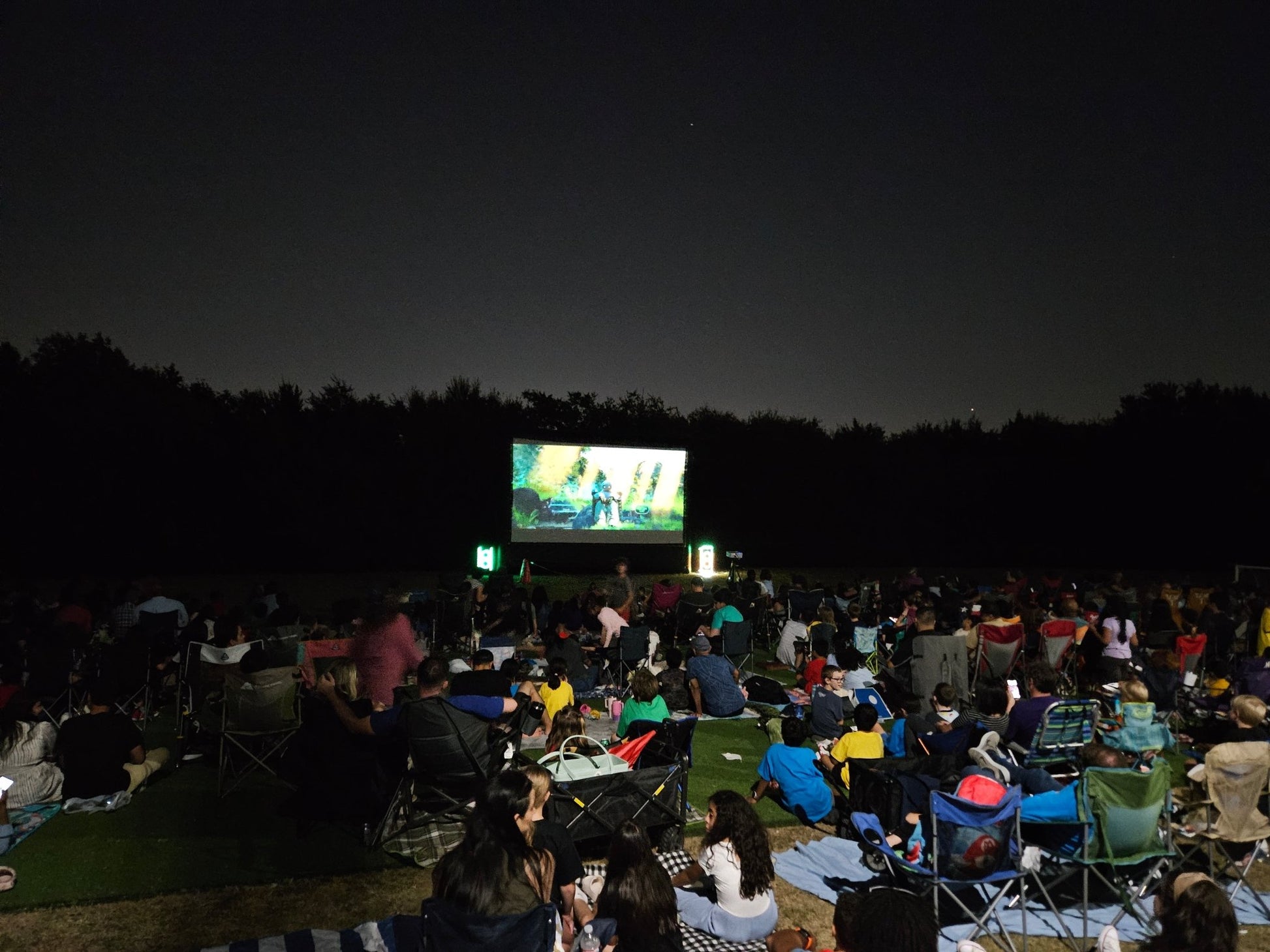 20 Foot Inflatable Movie Screen Rental – School Events & PTA Fundraisers - Backyard Movie Theater