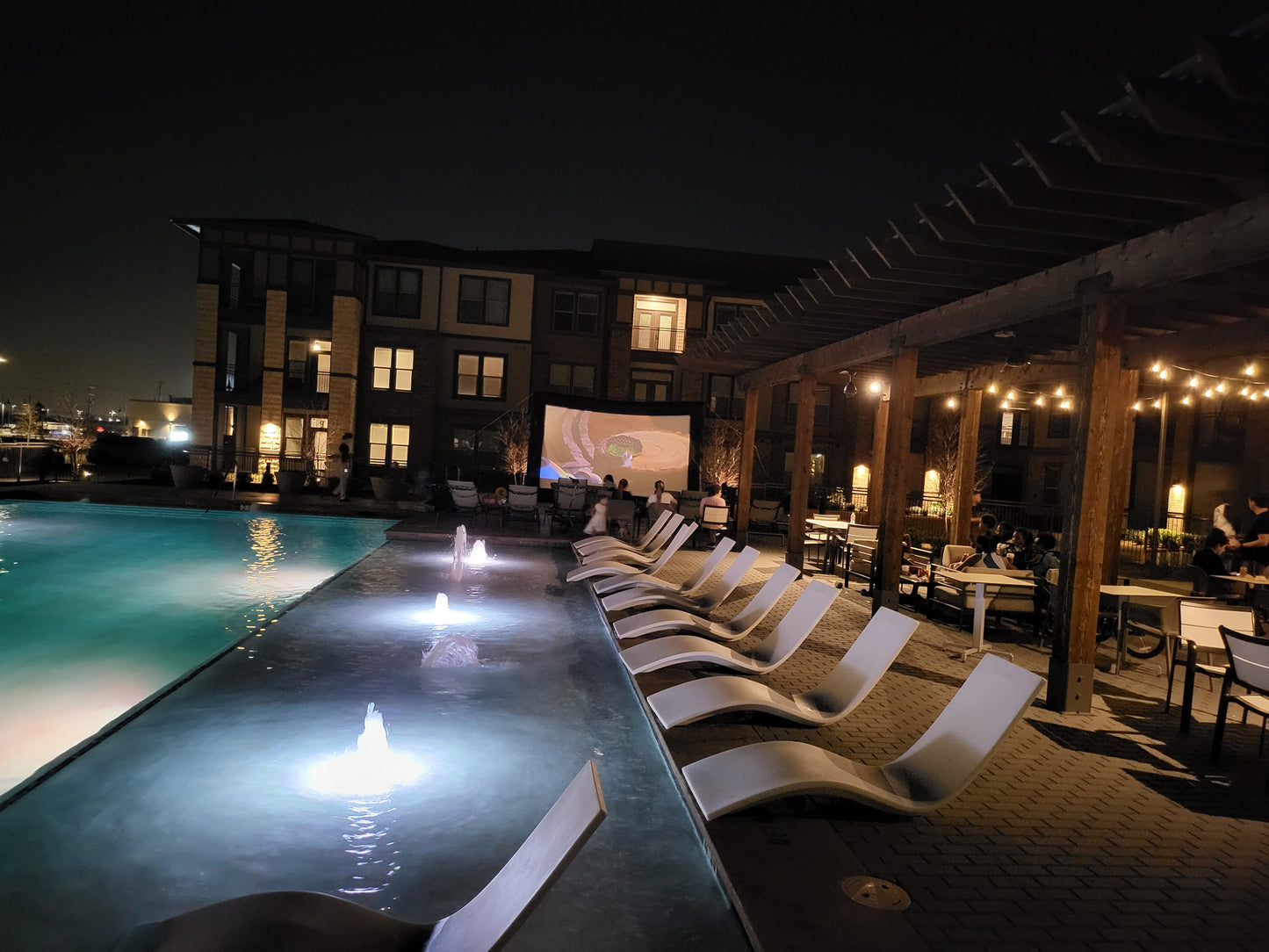 Backyard Movie Theater -  HOA /APARTMENT COMMUNITY / LIVE EVENTS