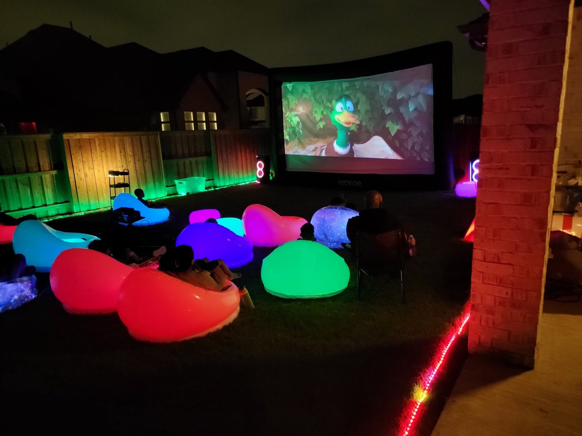 Backyard Movie Theater - VIP - Backyard Movie Theater