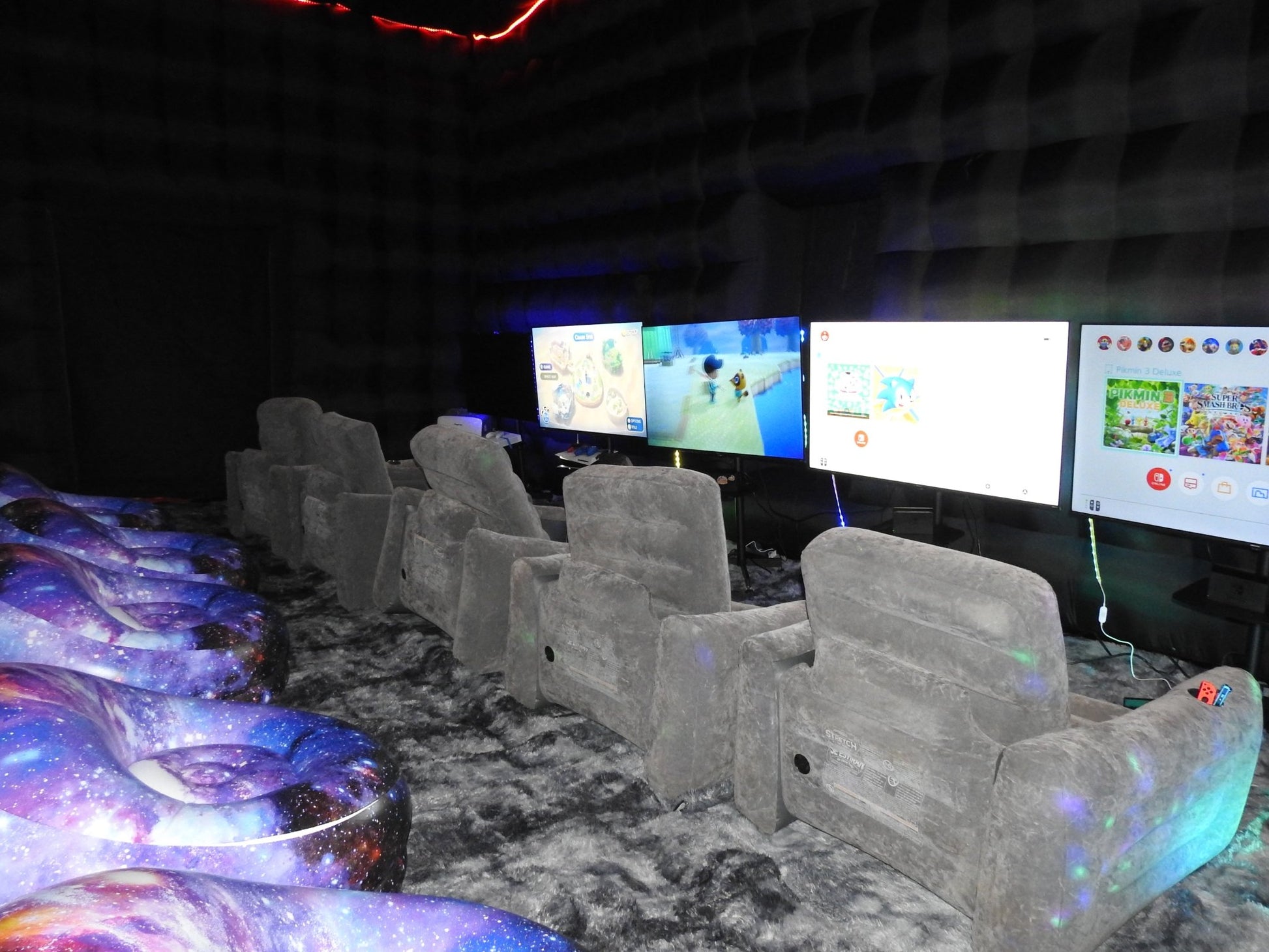 Gaming Club - VIP - Backyard Movie Theater