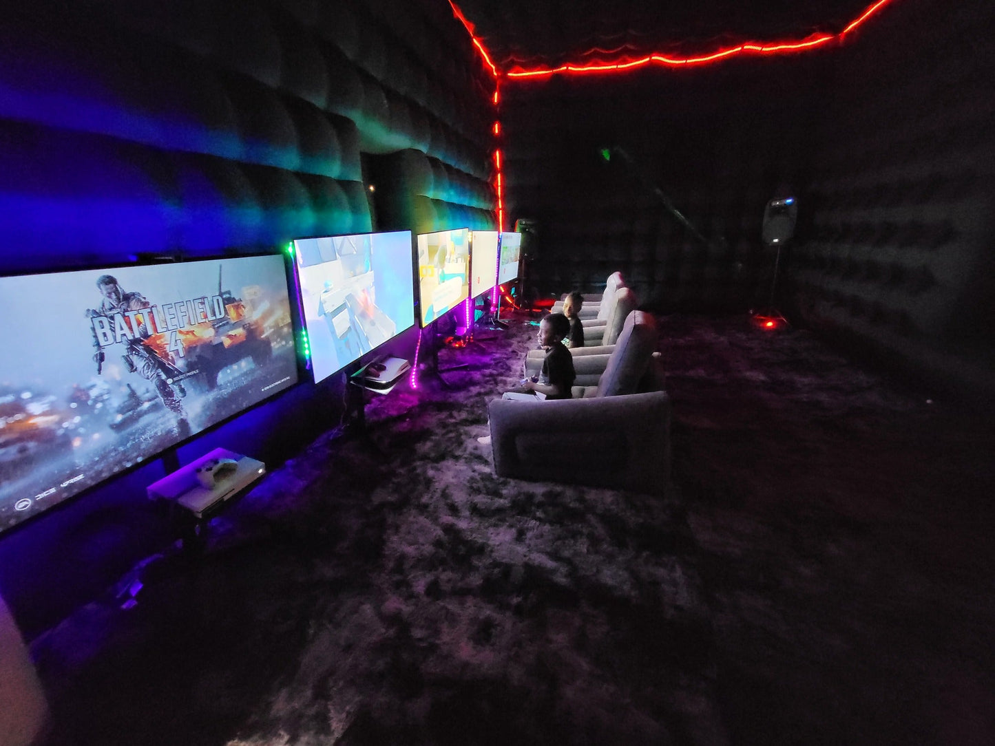 Gaming Club - VIP - Backyard Movie Theater