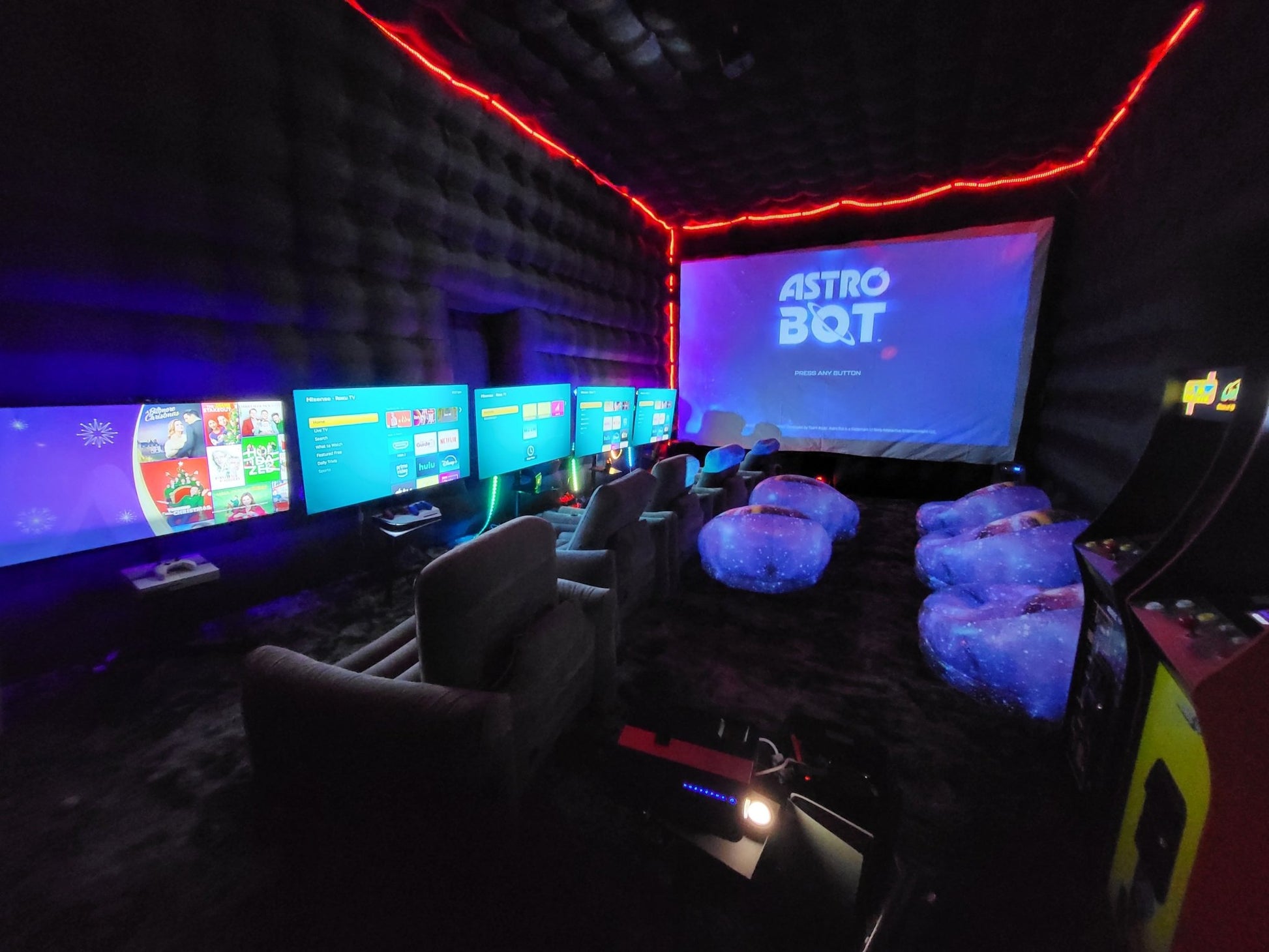 Gaming Club - VIP - Backyard Movie Theater