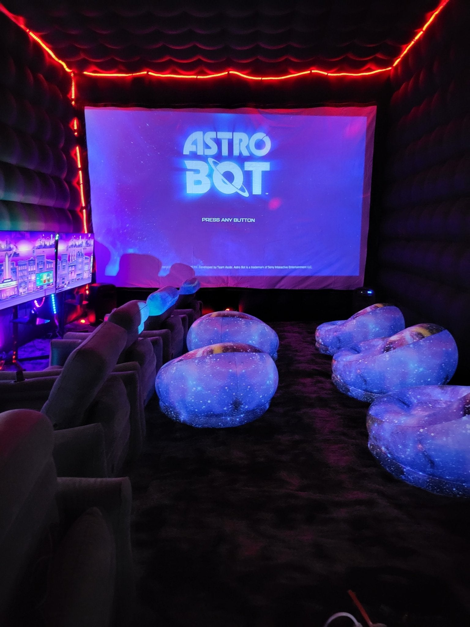 Gaming Club - VIP - Backyard Movie Theater