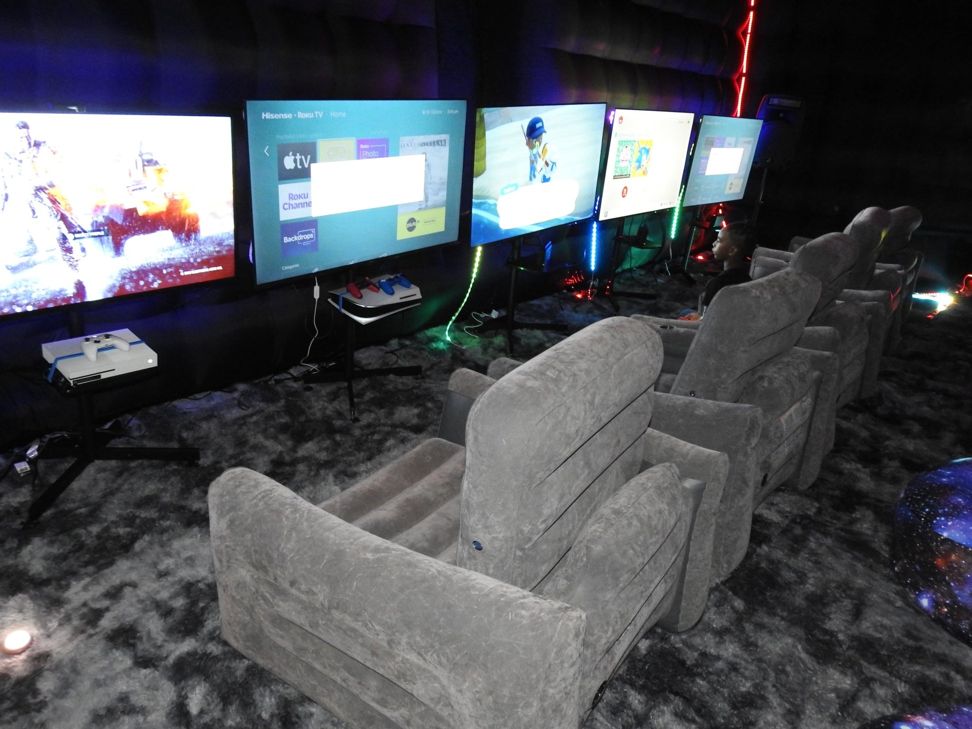 Gaming Club - VIP - Backyard Movie Theater