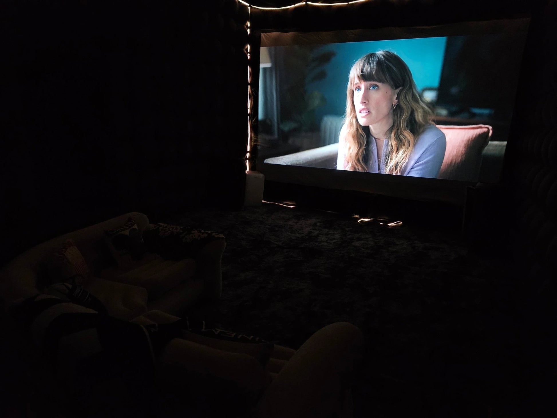Indoor Movie Theater - Backyard Movie Theater