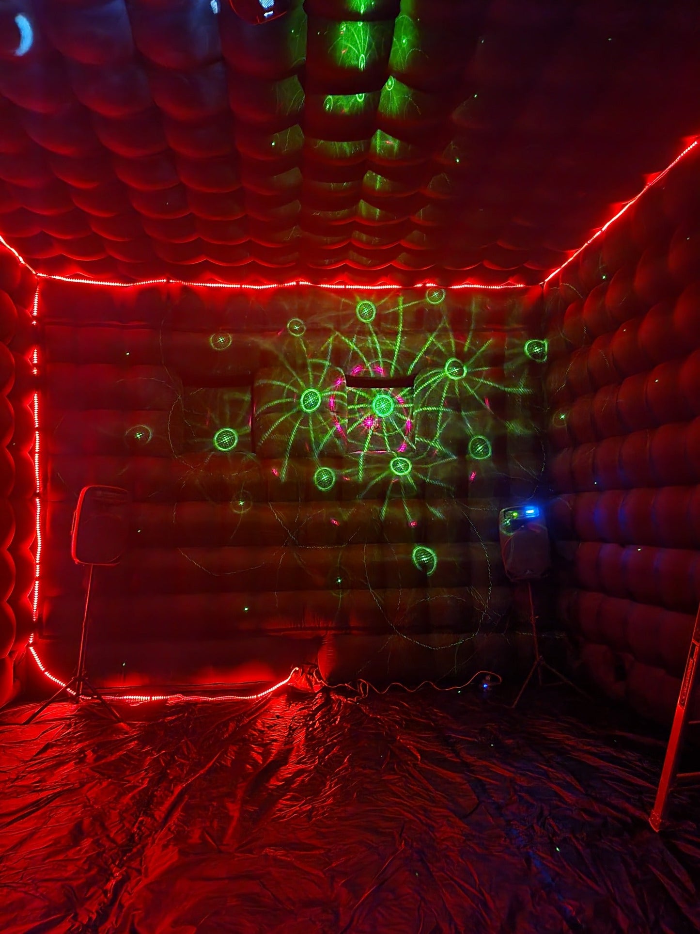 Night Club VIP - Backyard Movie Theater